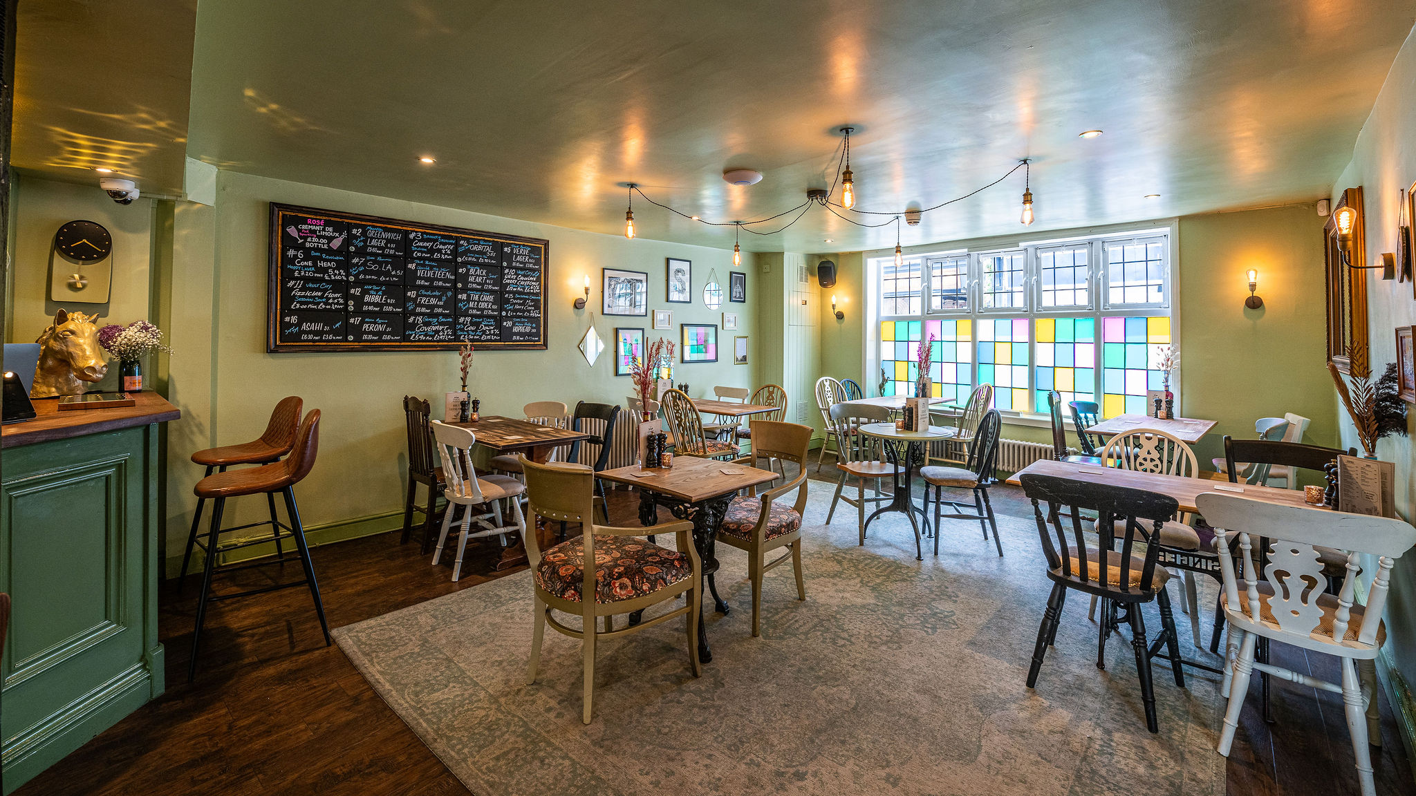 Coach And Horses Interior 1