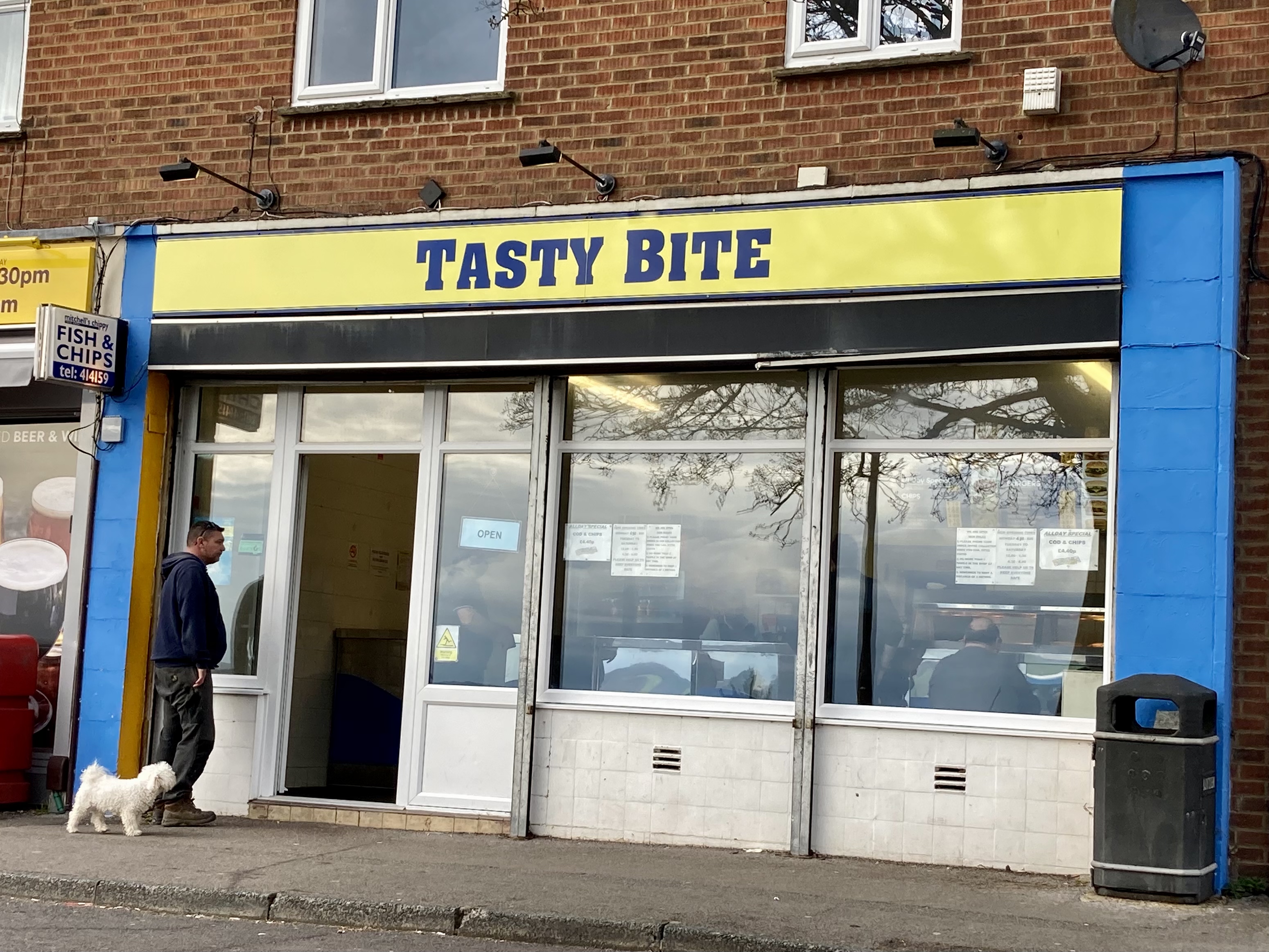 tasty_bites_mitchells_chippy_bemerton_heath.jpeg