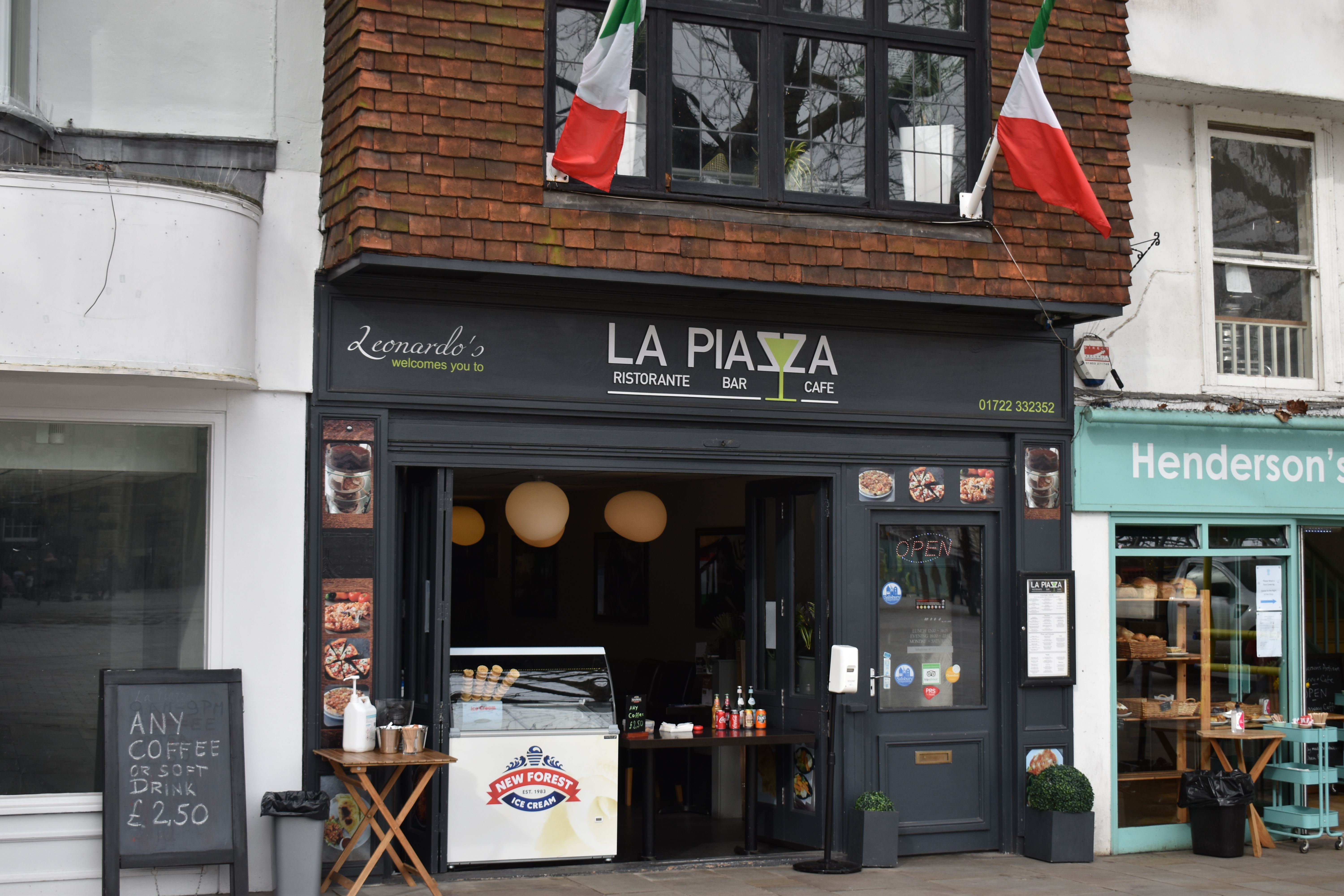 la_piazza.jpg
