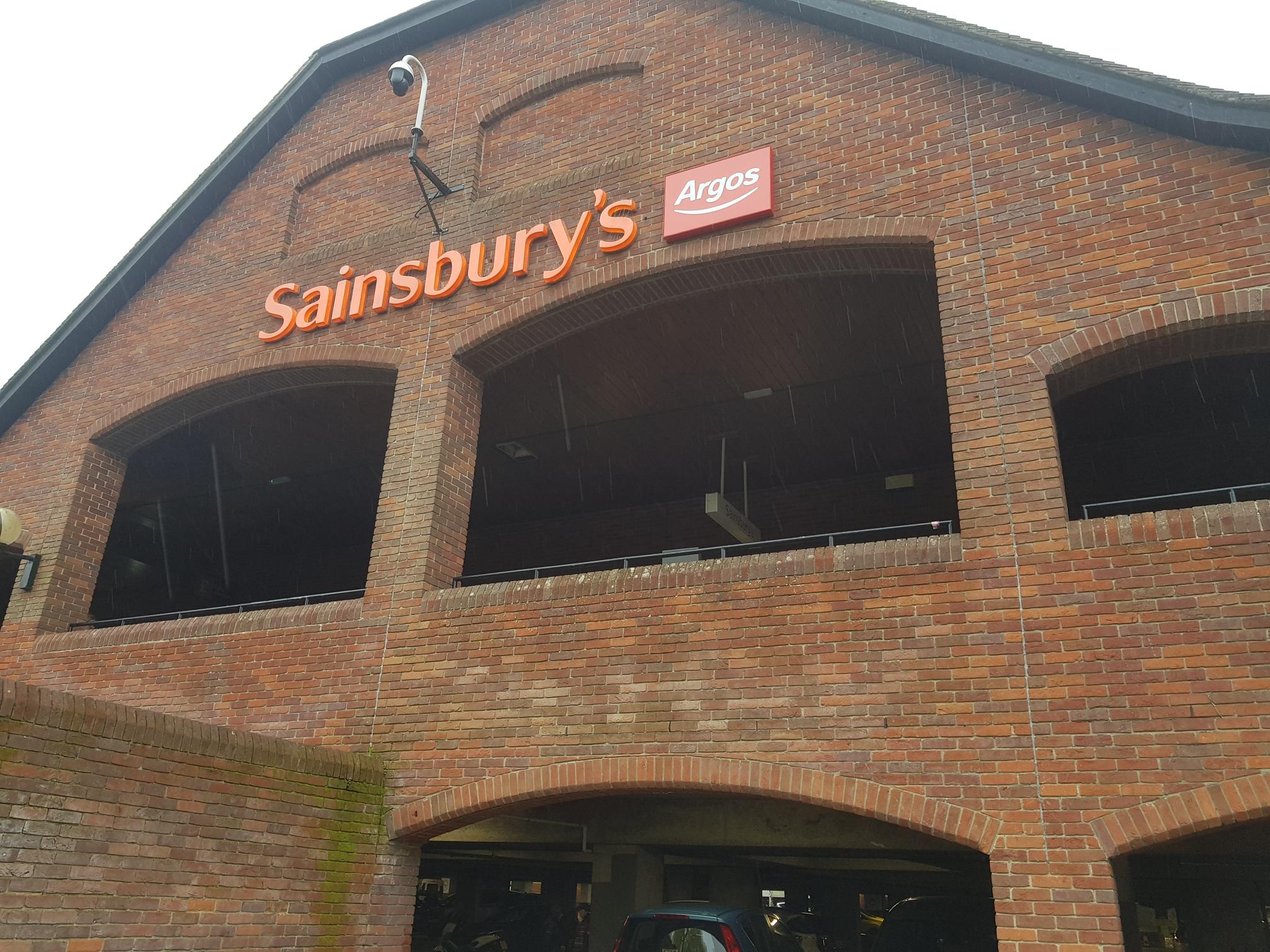 Sainsburys Argos, Outside