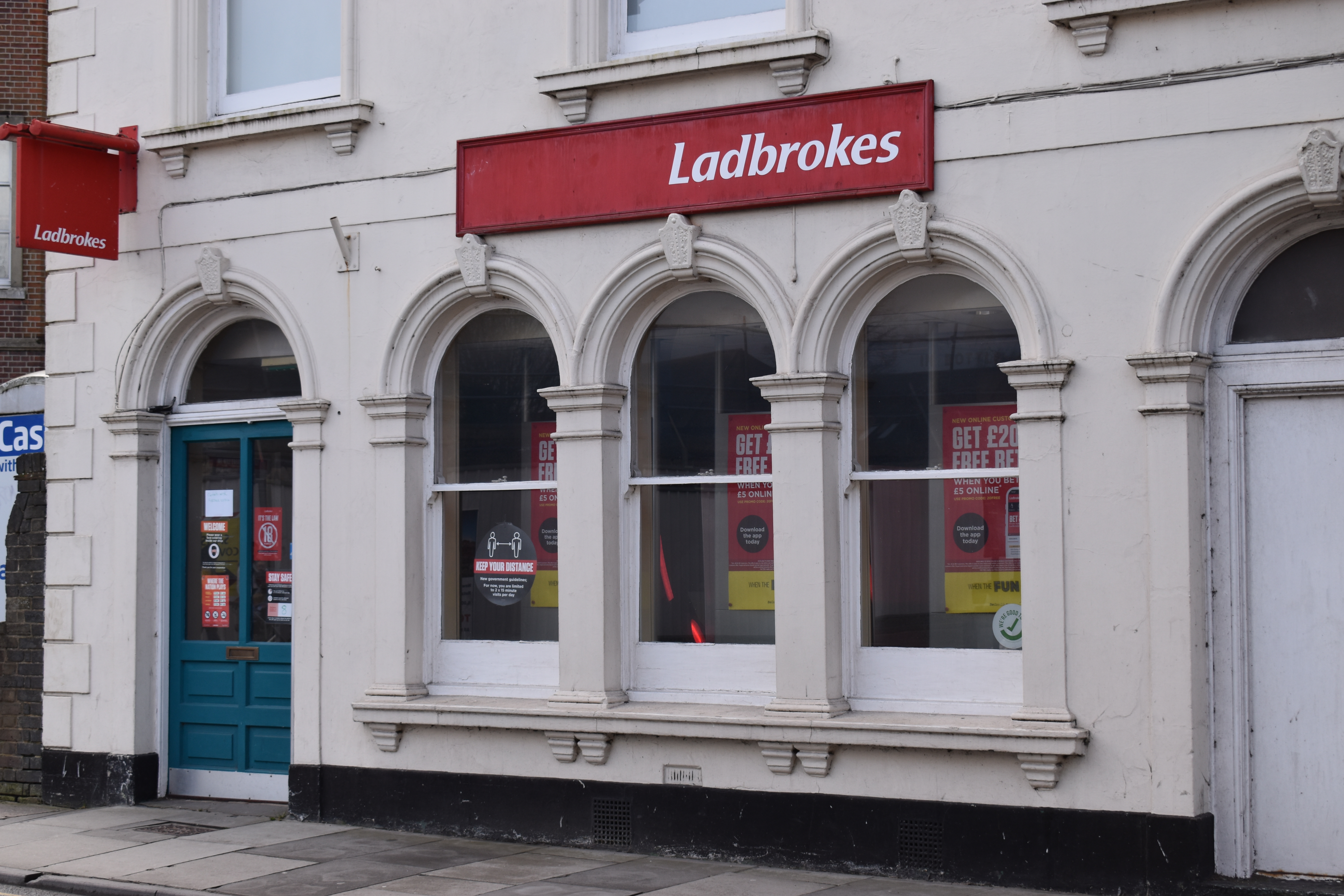 ladbrokes_fisherton_st.jpg
