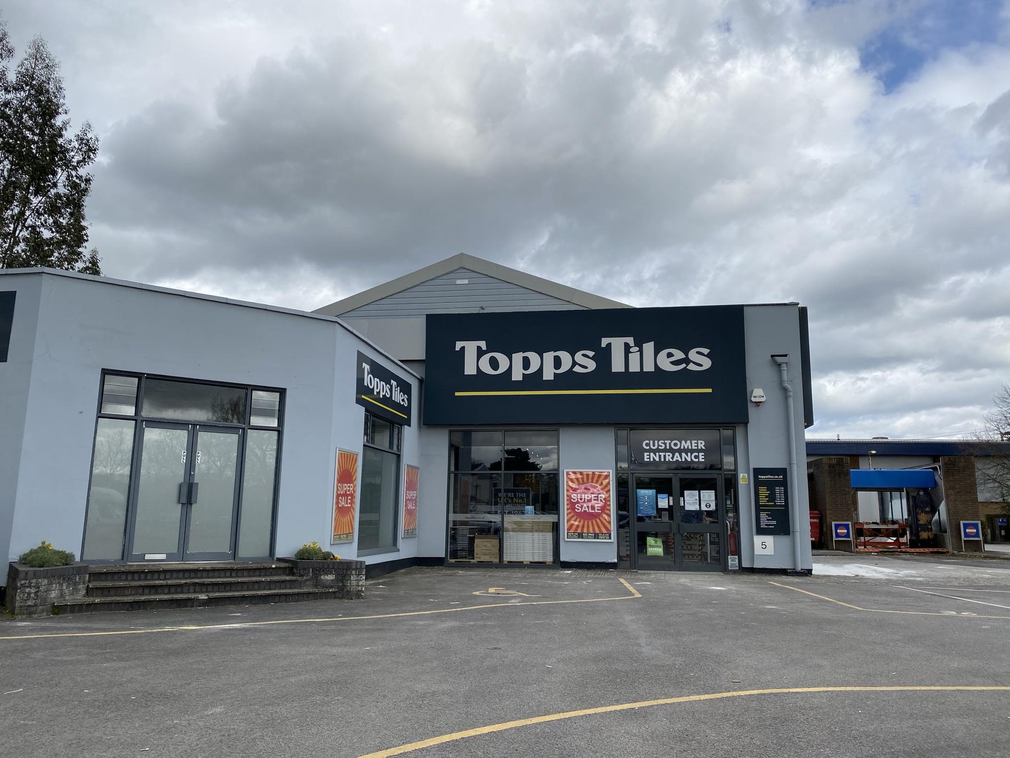topps_tiles.jpeg