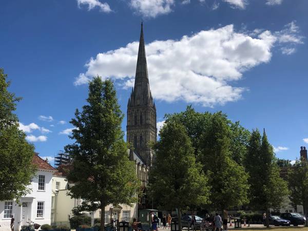 Cathedral Close (1)