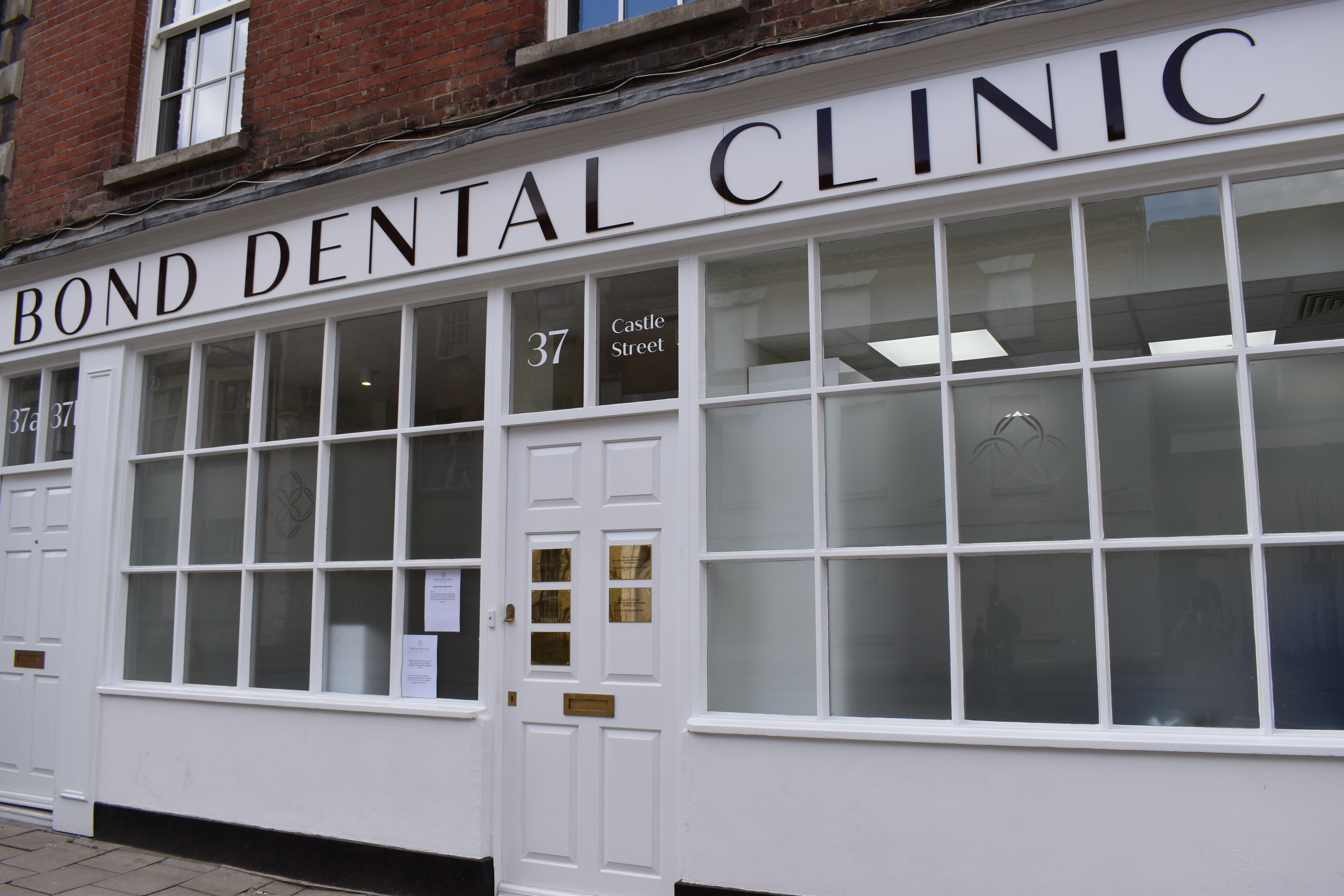 bond_dental_clinic.jpg