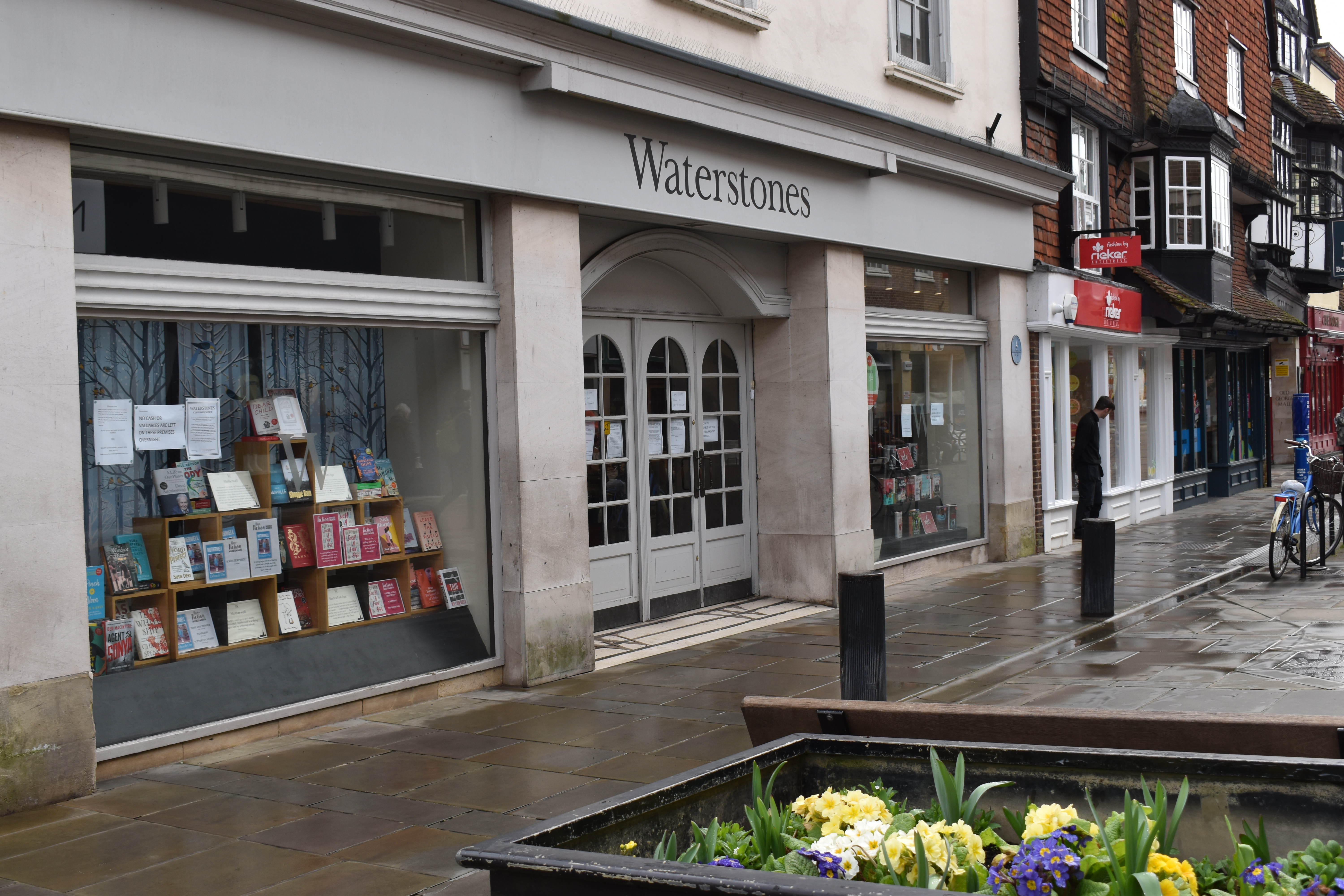 waterstones.jpg