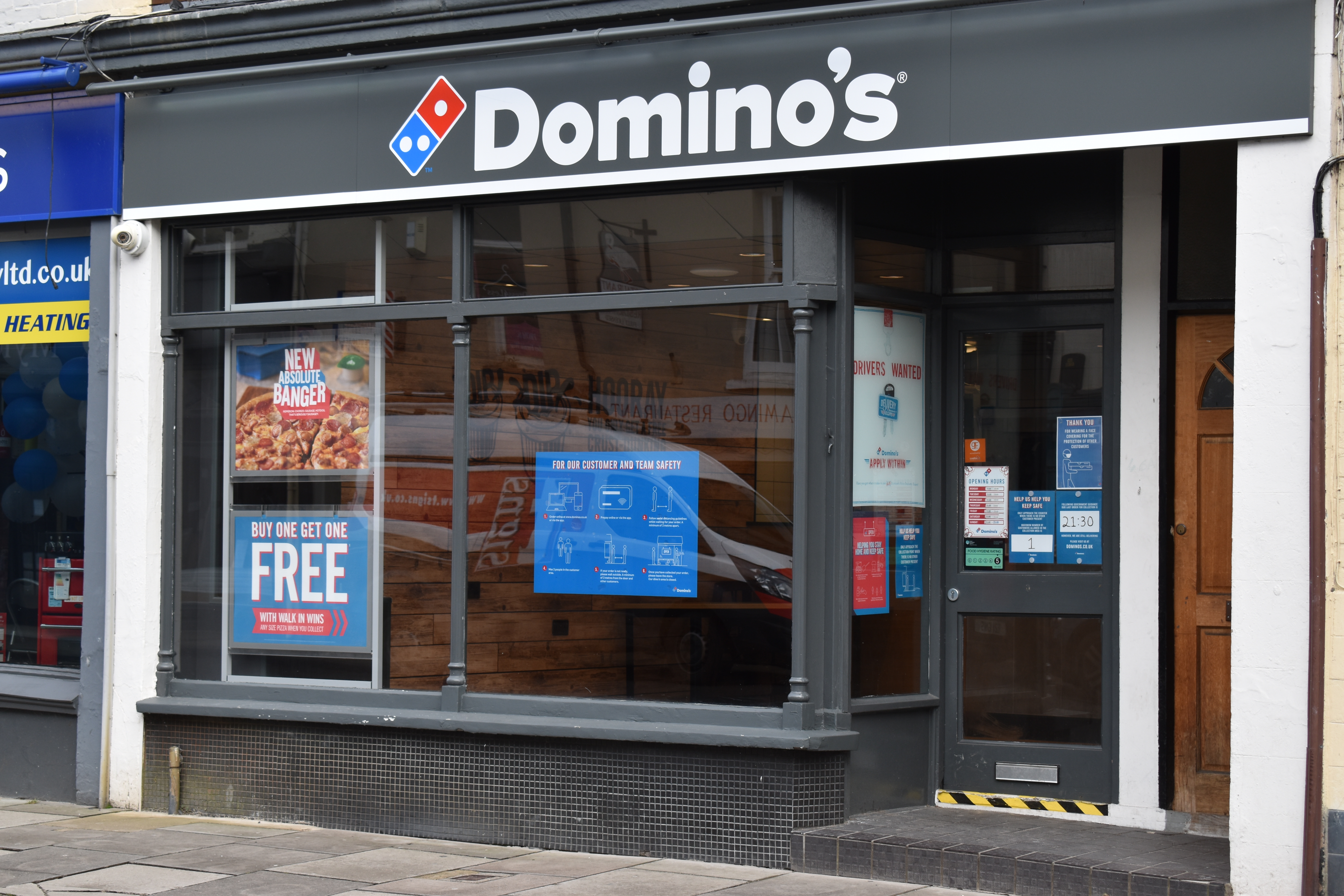 dominos.jpg