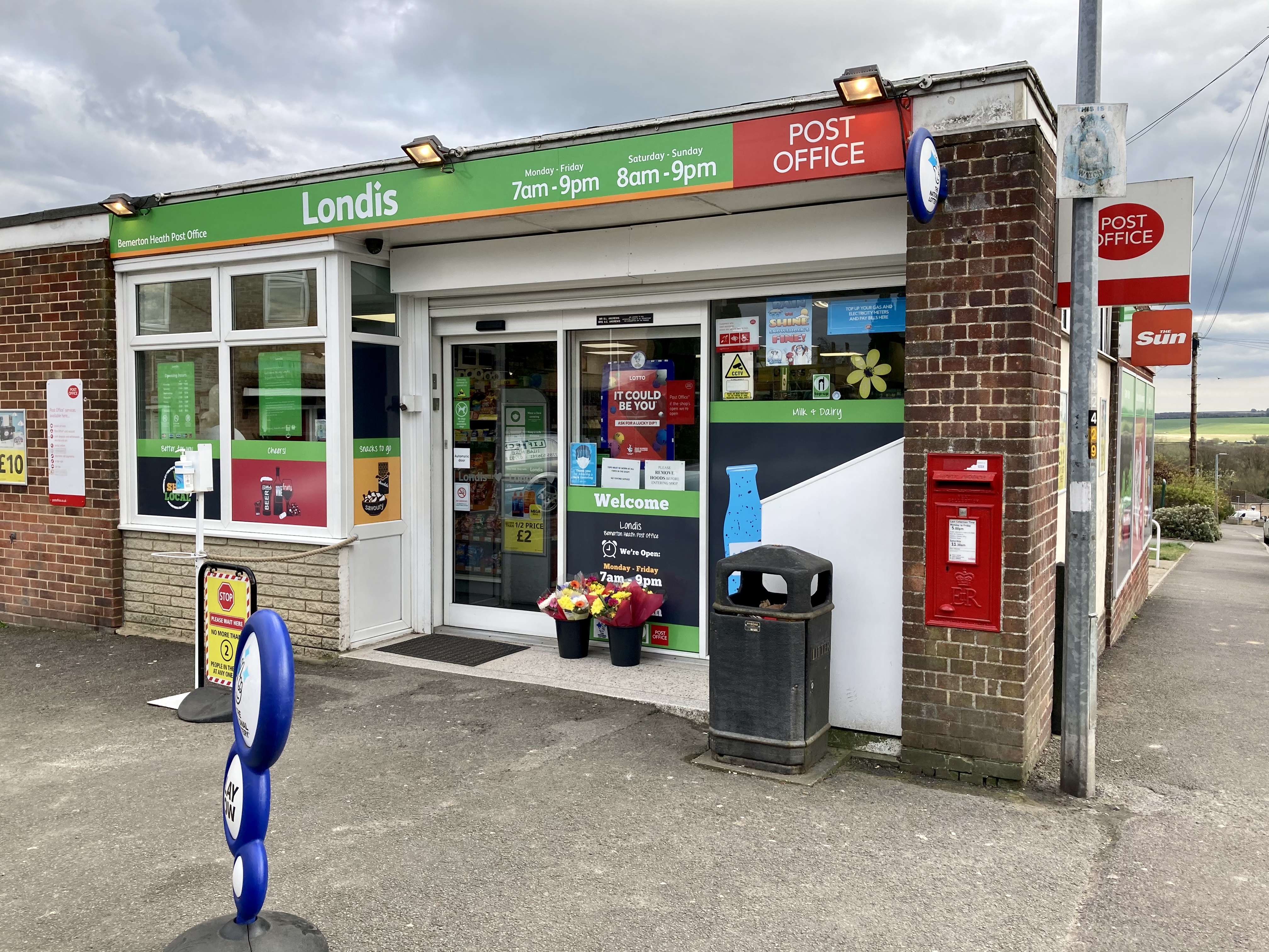 londis_and_bemerton_heath_post_office.jpeg