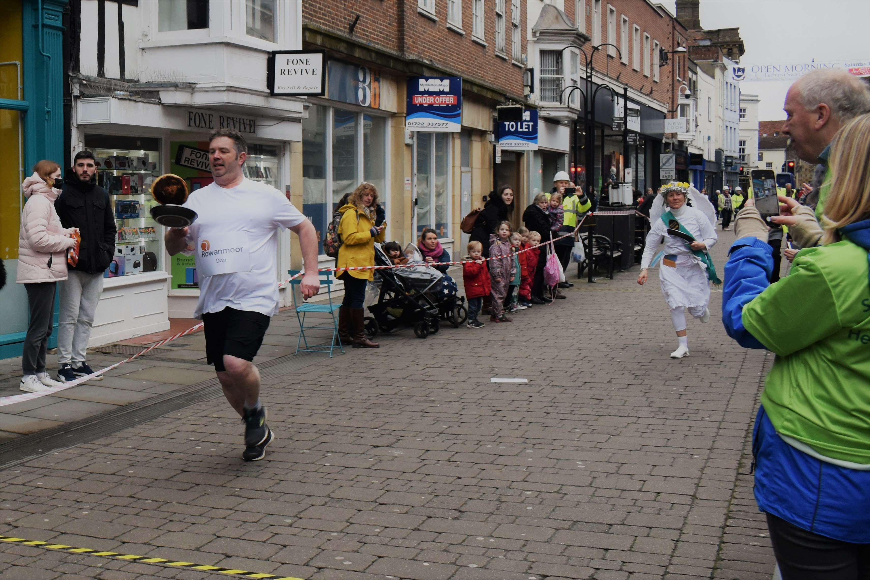 Salisbury Pancake Day Race 2022 9